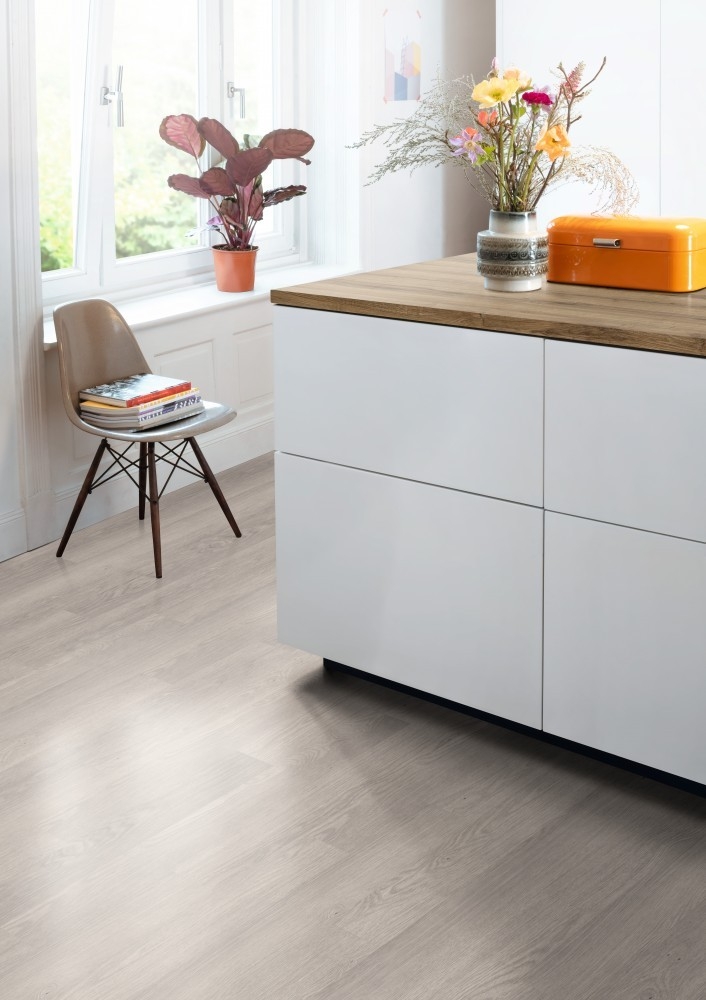 Egger EL2135 Dub Baronia sivý AQUA Medium - náhľad